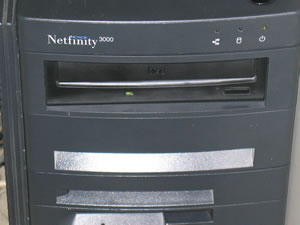 Netfinity 3000 server